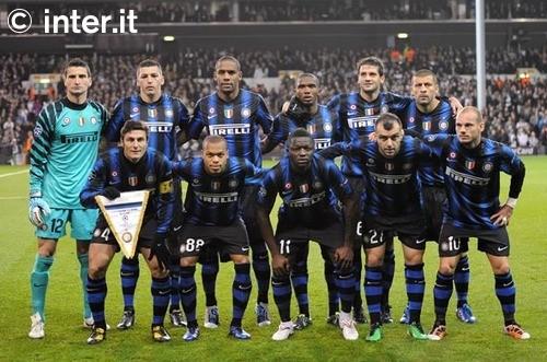 篮球CBA球队对阵激烈，比分胶着