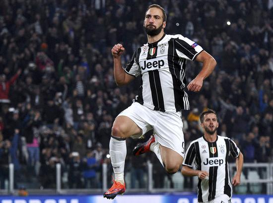 杰拉德：随时等待利物浦的召唤，但不希望俱乐部解雇斯洛特（杰拉德：愿随时为利物浦效力，但不愿见斯洛特下课）