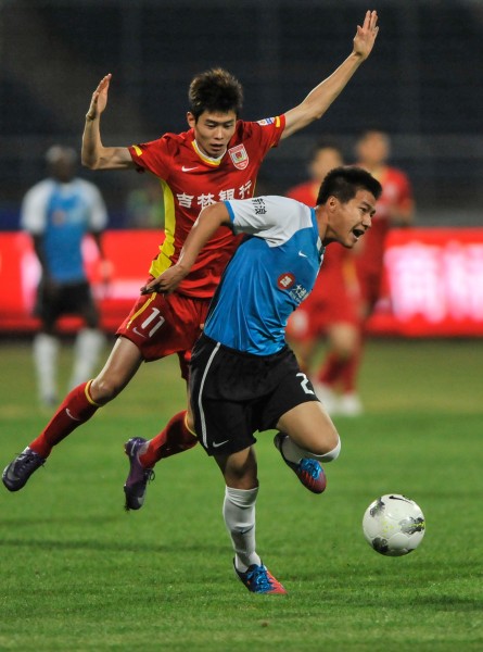 足球世界杯新晋黑马诞生，打法凶猛引世界关注（世界杯新黑马横空出世，强悍打法引发全球瞩目）