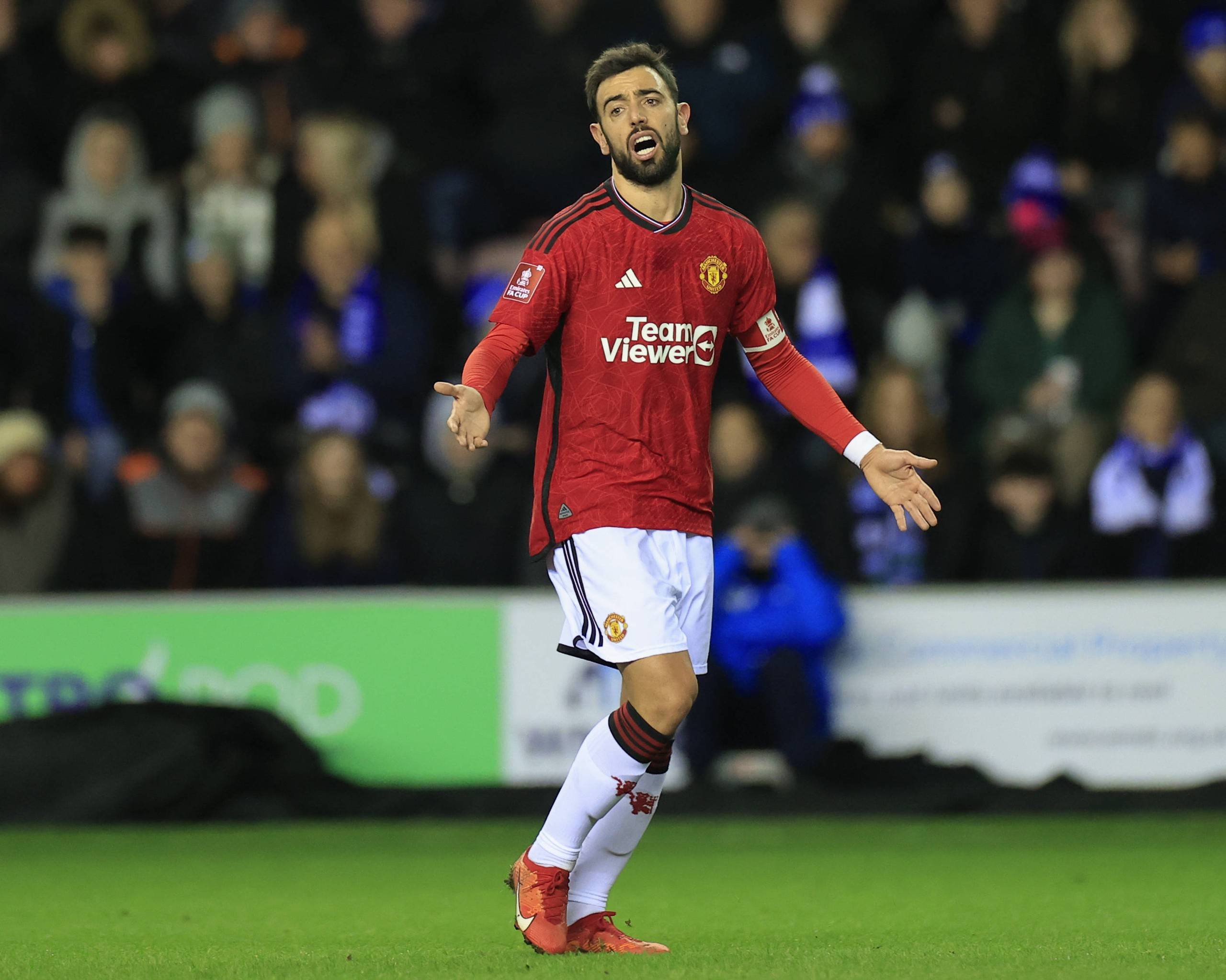 意甲第16轮观赛指南：佛罗伦萨继续力争首胜，多队因非洲杯减员（意甲第16轮看点：佛罗伦萨继续冲击首胜，多队因非洲杯减员）