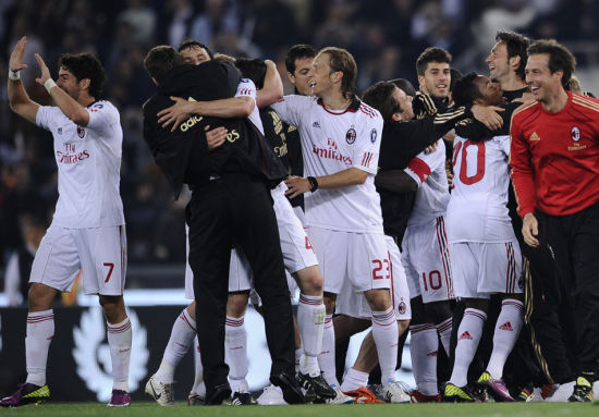 踢球者评德甲第11轮最佳阵容：卡尔、奥利塞、于帕、拜尔入选